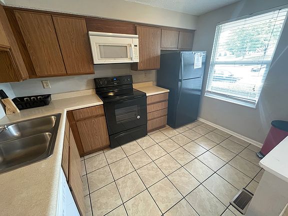 3rd image of 9622 Vinca Cir #C-0