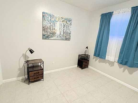 5th image of 507 W Westview St #4
