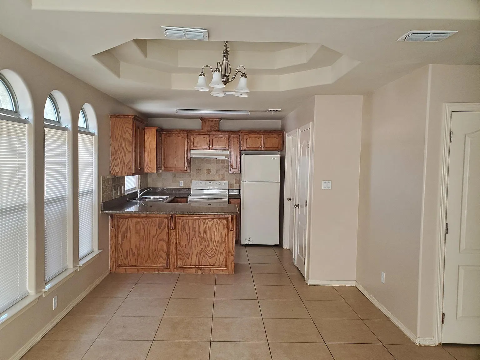 2 bed, 924 sqft, $850 — Photo 2