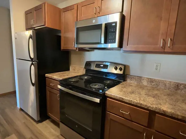 Cedarwood Apartments — Photo 15