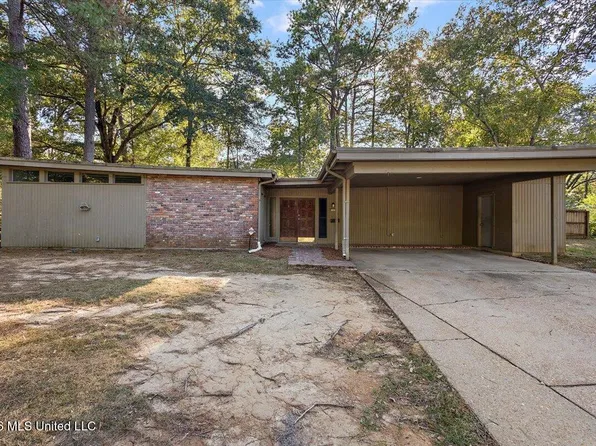 5365 Jamaica Dr, Jackson, MS 39211