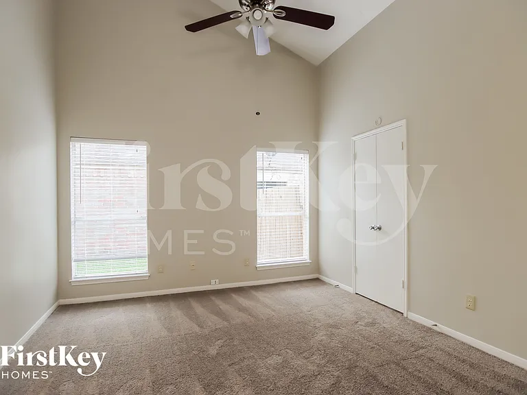 3919 Algernon Dr — Photo 8