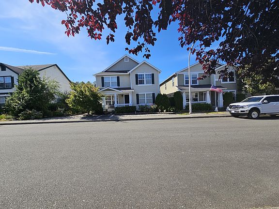 2nd image of 201 Glennwood Pl SE