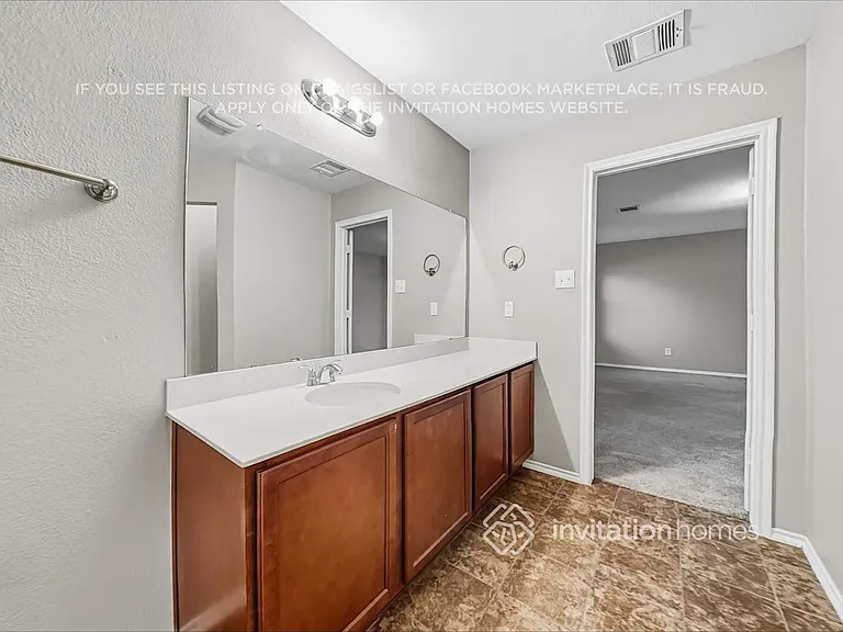 313 Eastland Ct — Photo 14