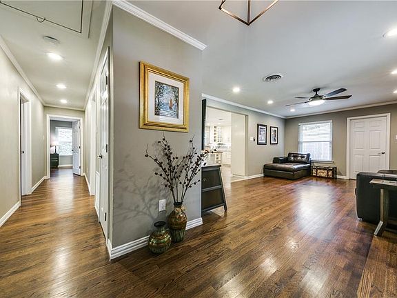 4th image of 2740 Bridal Wreath Ln
