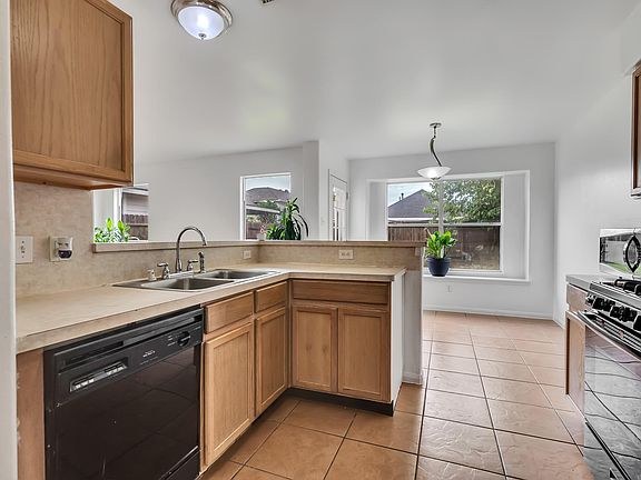 4th image of 7211 Calcutta Spring Dr