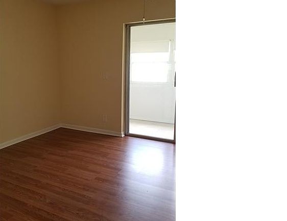 5th image of 215 Chatham E #K