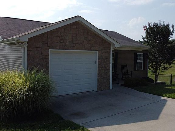 3rd image of 688 N Haun Dr