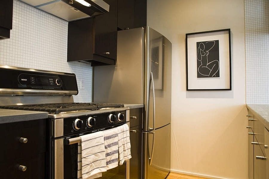 2nd image of 105 Ainslie St APT 3B
