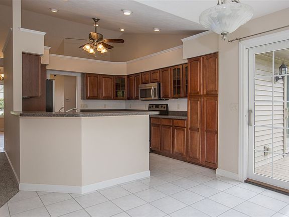 5th image of 10041 Heather Brooke Dr