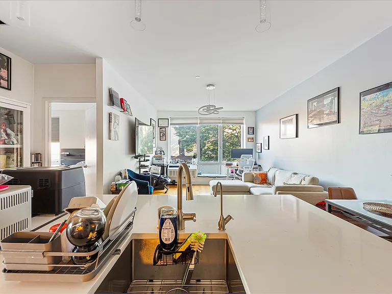 111 Monroe St #2D — Photo 5