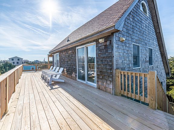 Top Floor wrap around deck