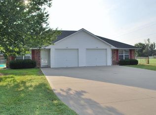 107 NW Parker Dr #107, Grain Valley, MO 64029