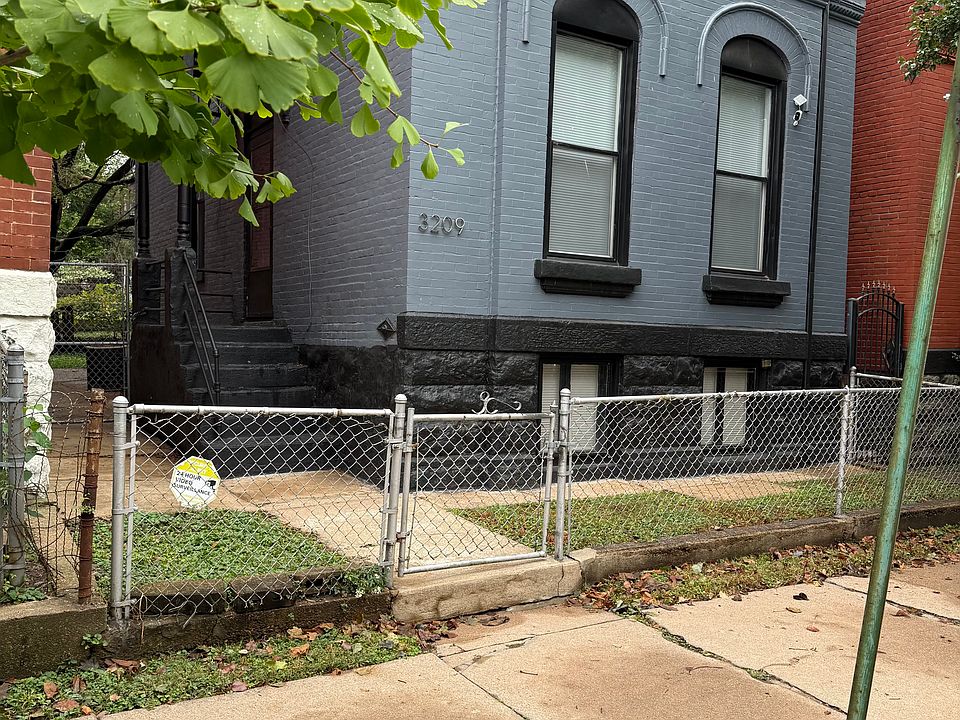 1st image of 3209 Iowa Ave