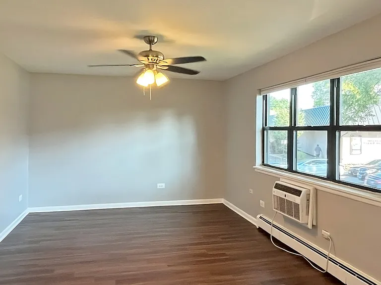 516 Des Plaines Ave. — Photo 11