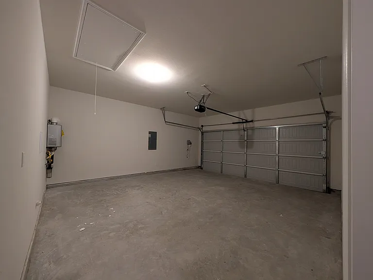 2112 Eugene St — Photo 24