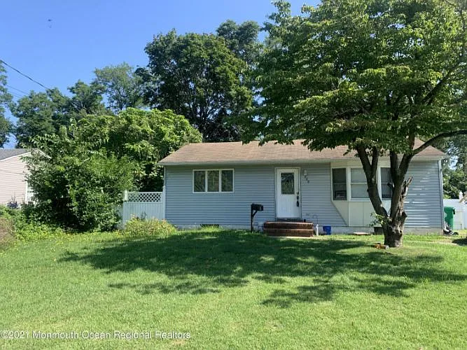 388 Applegate Ave photo 1