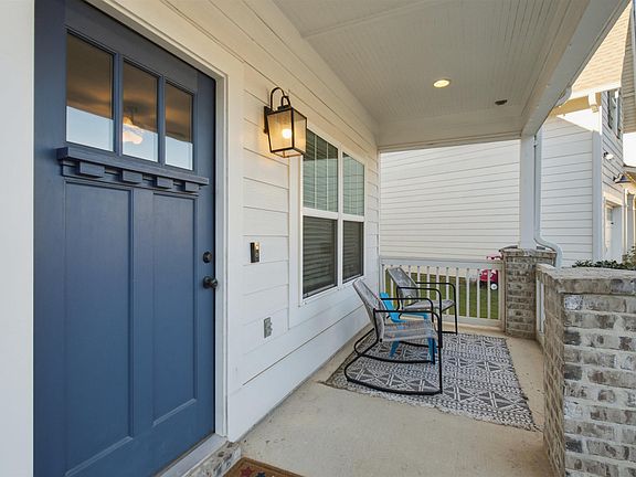 3rd image of 132 Grove Dr