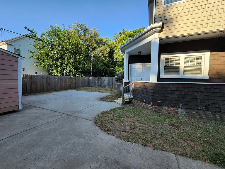 710 W 36th St — Photo 20