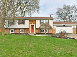448 S Colonial Dr, Cortland, OH