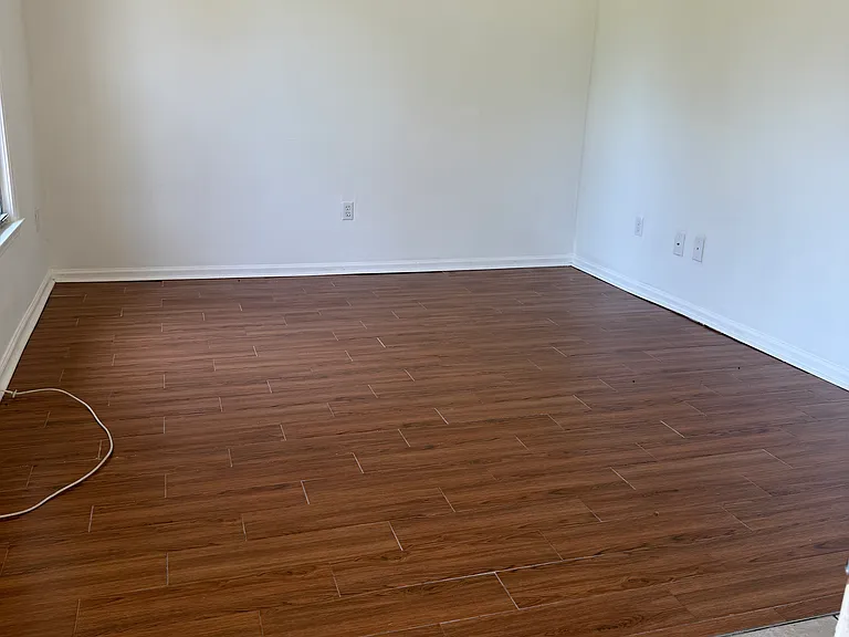 103 Ashwood Ct — Photo 3