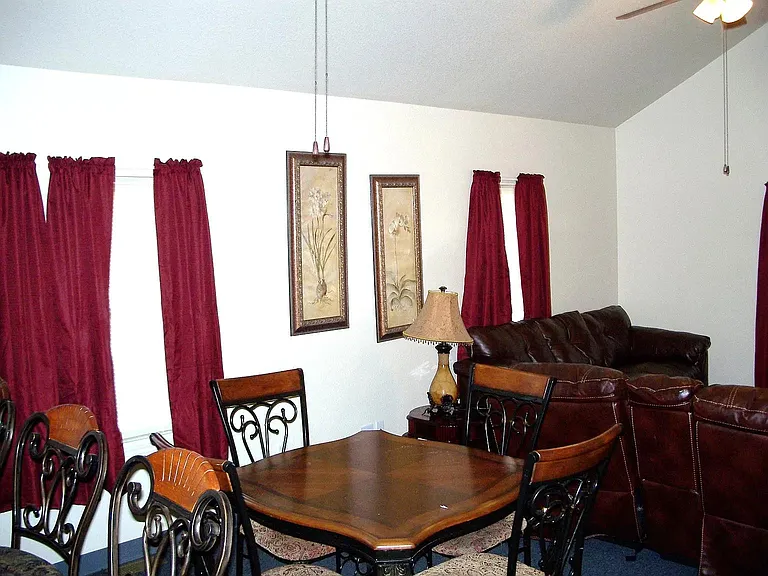 128 E Pine St — Photo 22