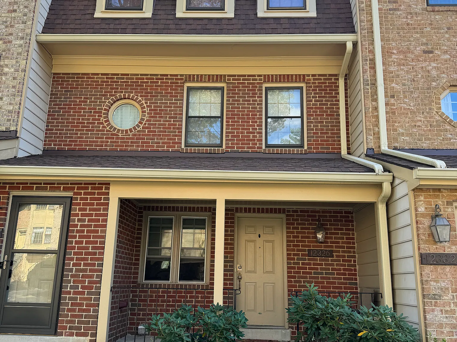 2 bed, 1179 sqft, $2,400 — Photo 2