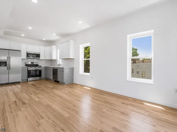 713 South 11th St, Newark City, NJ 07103