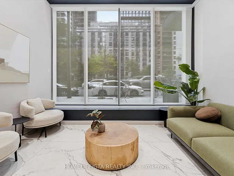 65 Mutual St #309 — Photo 8
