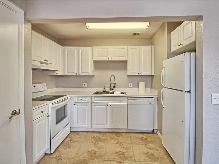 13760 Orange Sunset Dr #201 — Photo 6