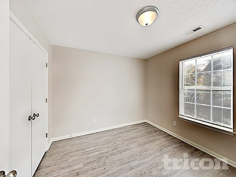 8600 Warwick Crest Ln — Photo 10