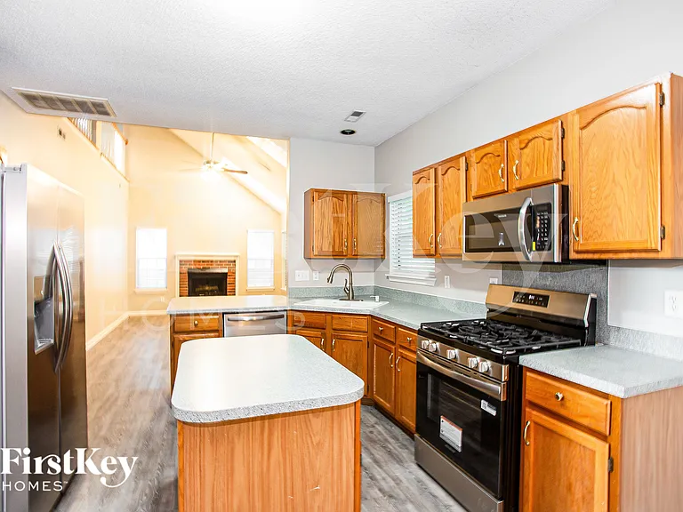 7031 Reedy Creek Rd — Photo 8