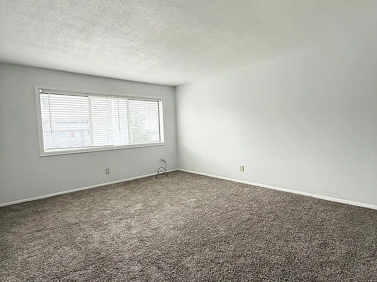 4131 S 25th St — Photo 14