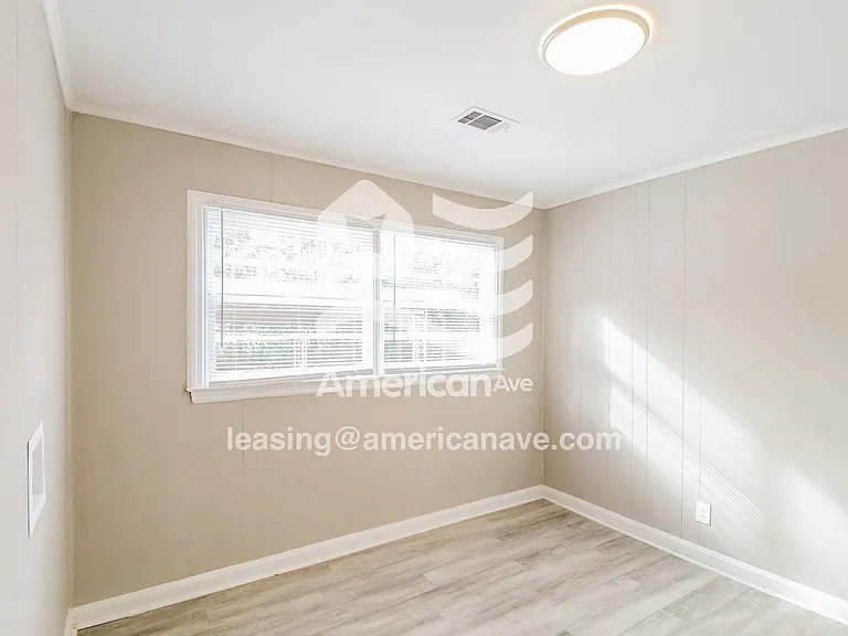 1572418_011_wm_-_bedroom_13524775.jpg