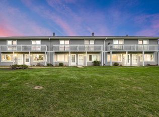 17438 W Walnut Ln, Gurnee, IL 60031