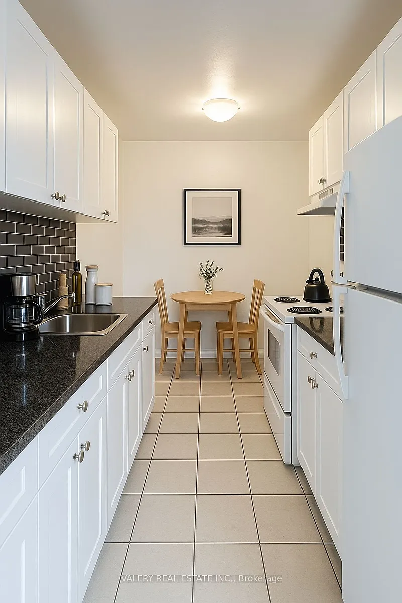 Building Photo - 35 Confederation Dr #802
