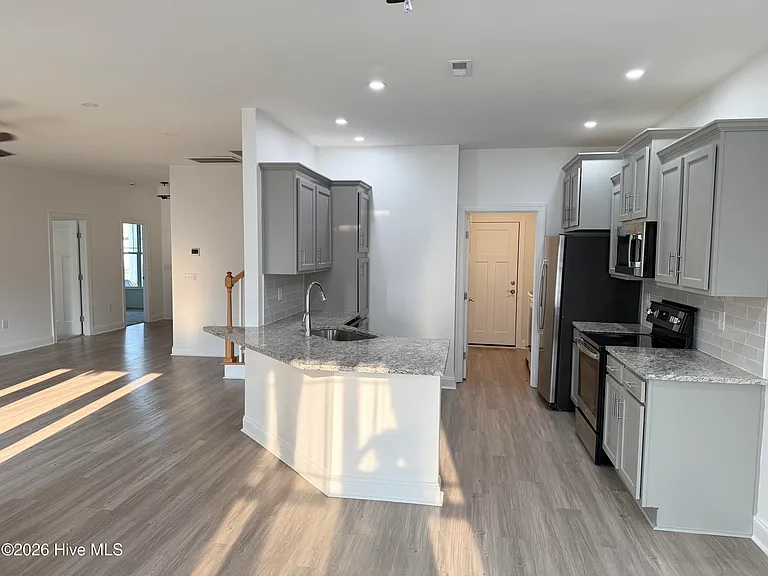 3804 Belfair Dr — Photo 17