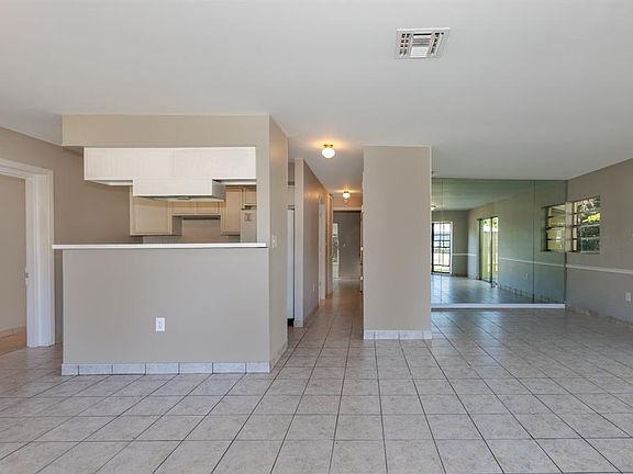 3rd image of 2436 Northland Rd