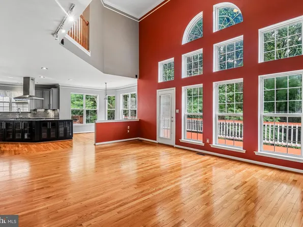 18428 Crownsgate Cir, Germantown, MD 20874