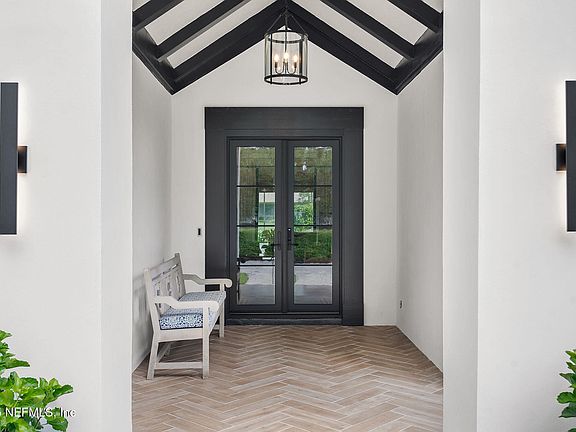 4th image of 104 SETTLERS ROW N