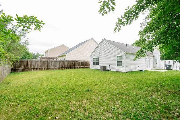 221 Adefield Ln — Photo 15
