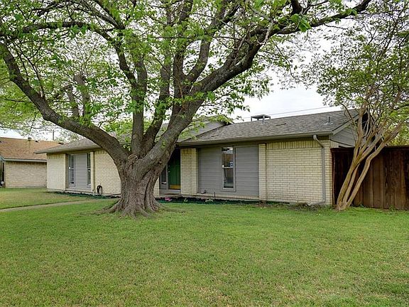3rd image of 2118 Oak Brook Dr