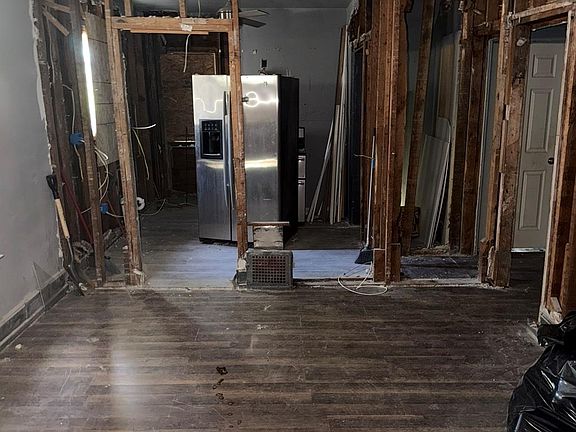 4th image of 13939 Tuller St