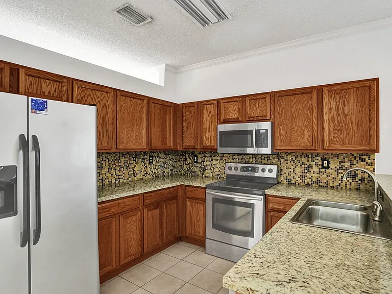 3717 Pebblebrook Mnr — Photo 2