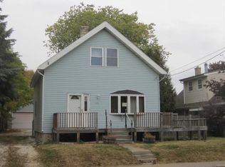 1106 Philippen St, Manitowoc, WI 54220