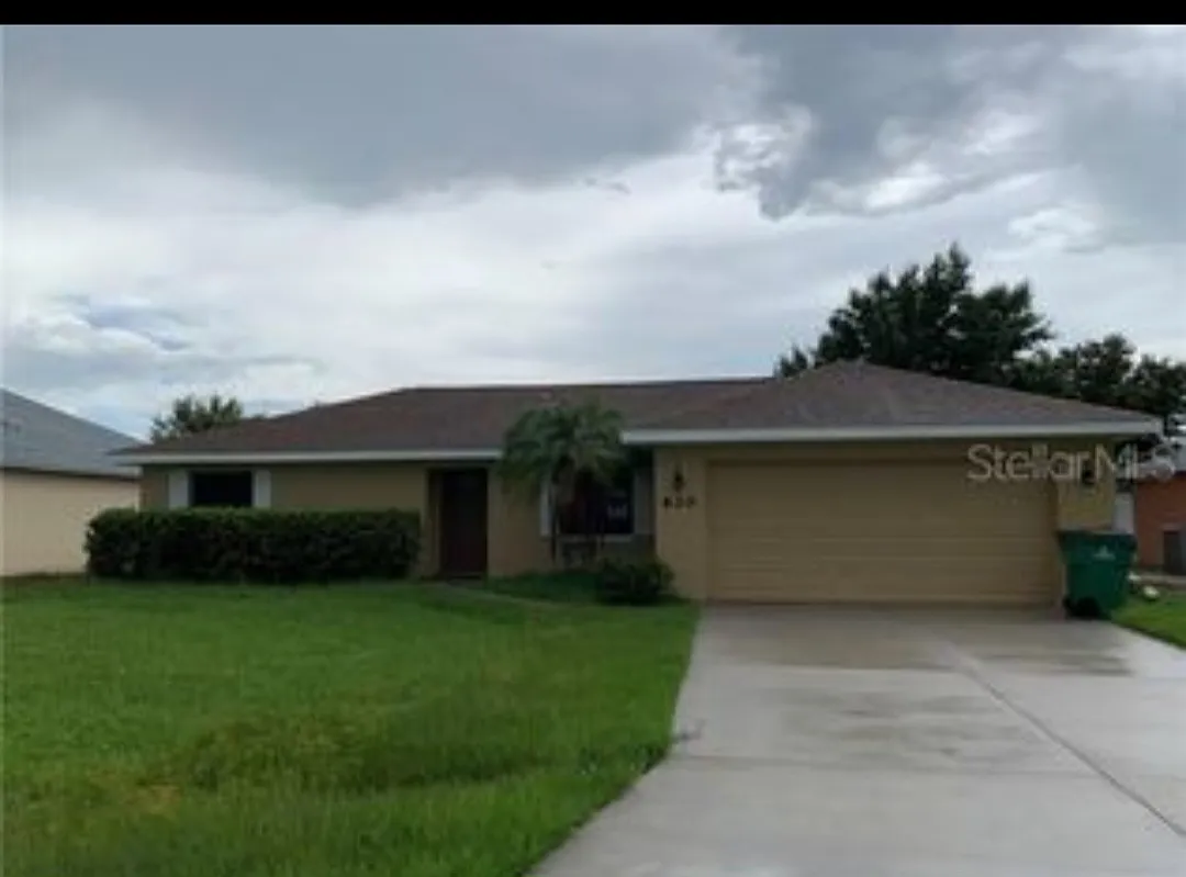 3 bed, 1212 sqft, $1,800 — Photo 2