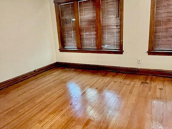 3rd image of 434 N Lavergne Ave