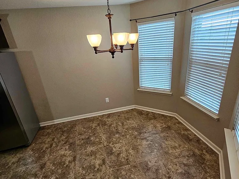 1151 Meadows Dr — Photo 6