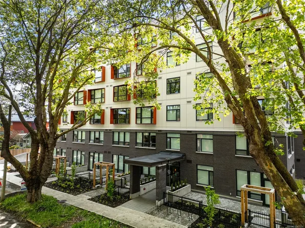 629 Speed Ave #204, Victoria, BC V8Z 0G5