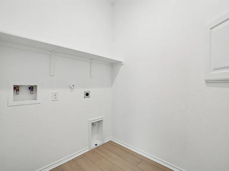 310 Livewater Ln — Photo 15